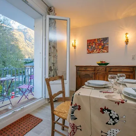 Sleeps 6 Apartment