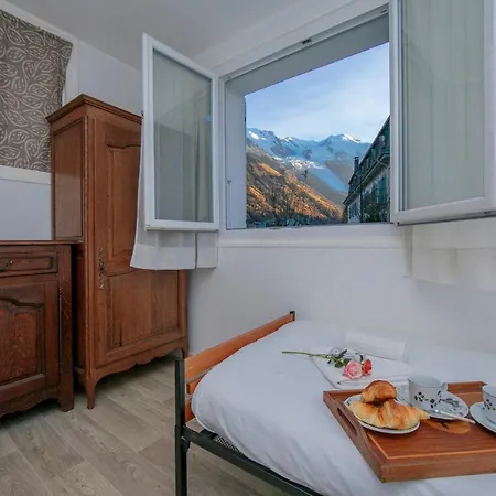 Sleeps 6