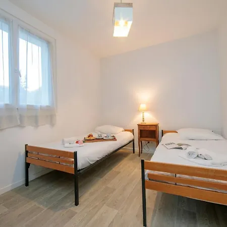 Apartment Sleeps 6