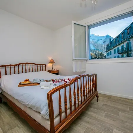 Sleeps 6 * Chamonix